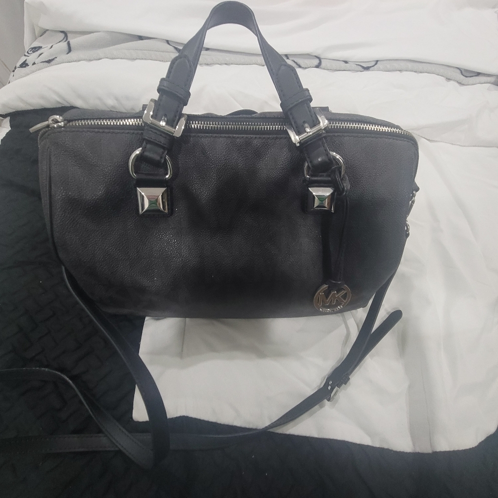 Black Michael Kors duffle